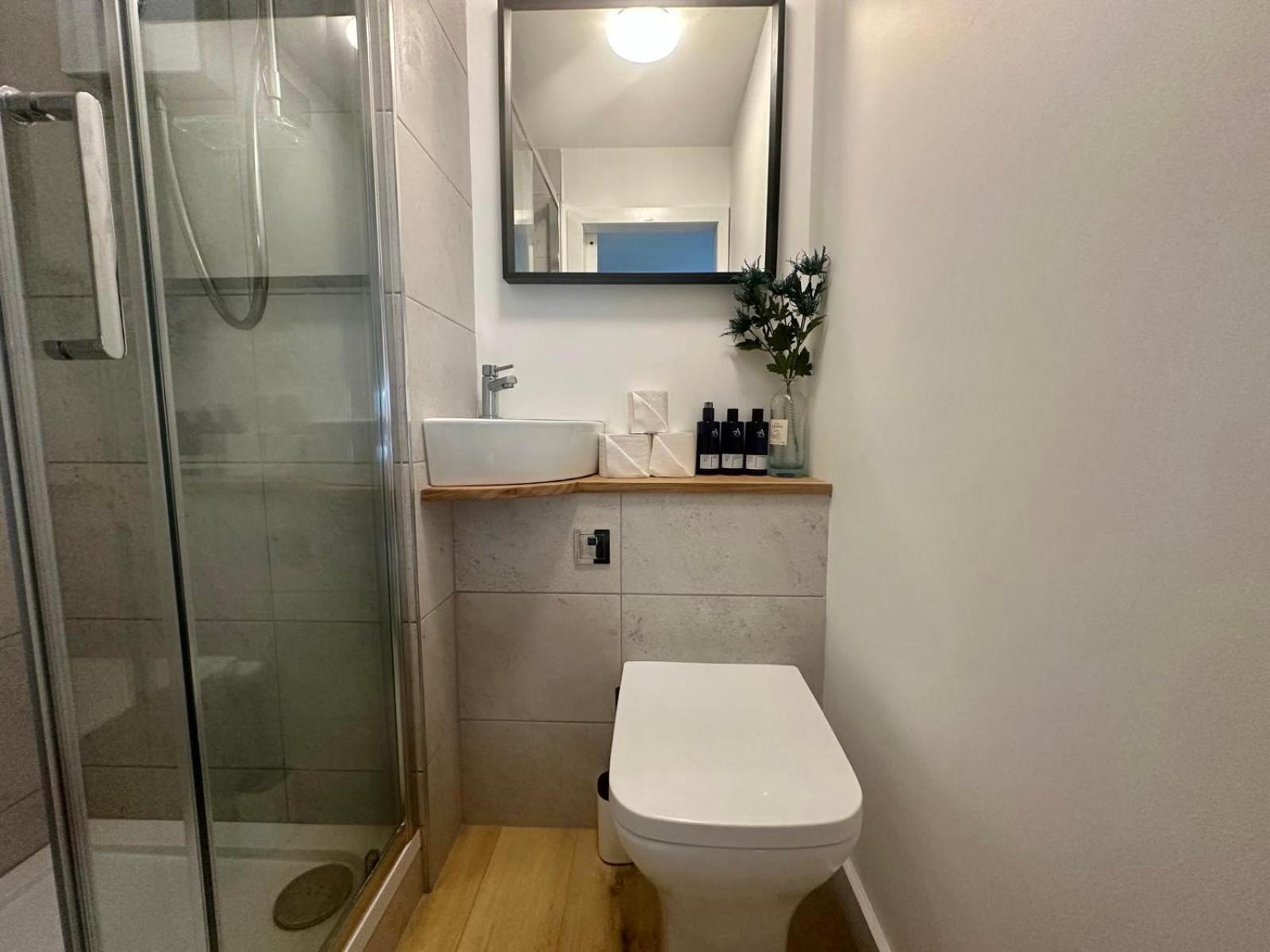 Holyrood Central Apartment Edinburgh Ngoại thất bức ảnh