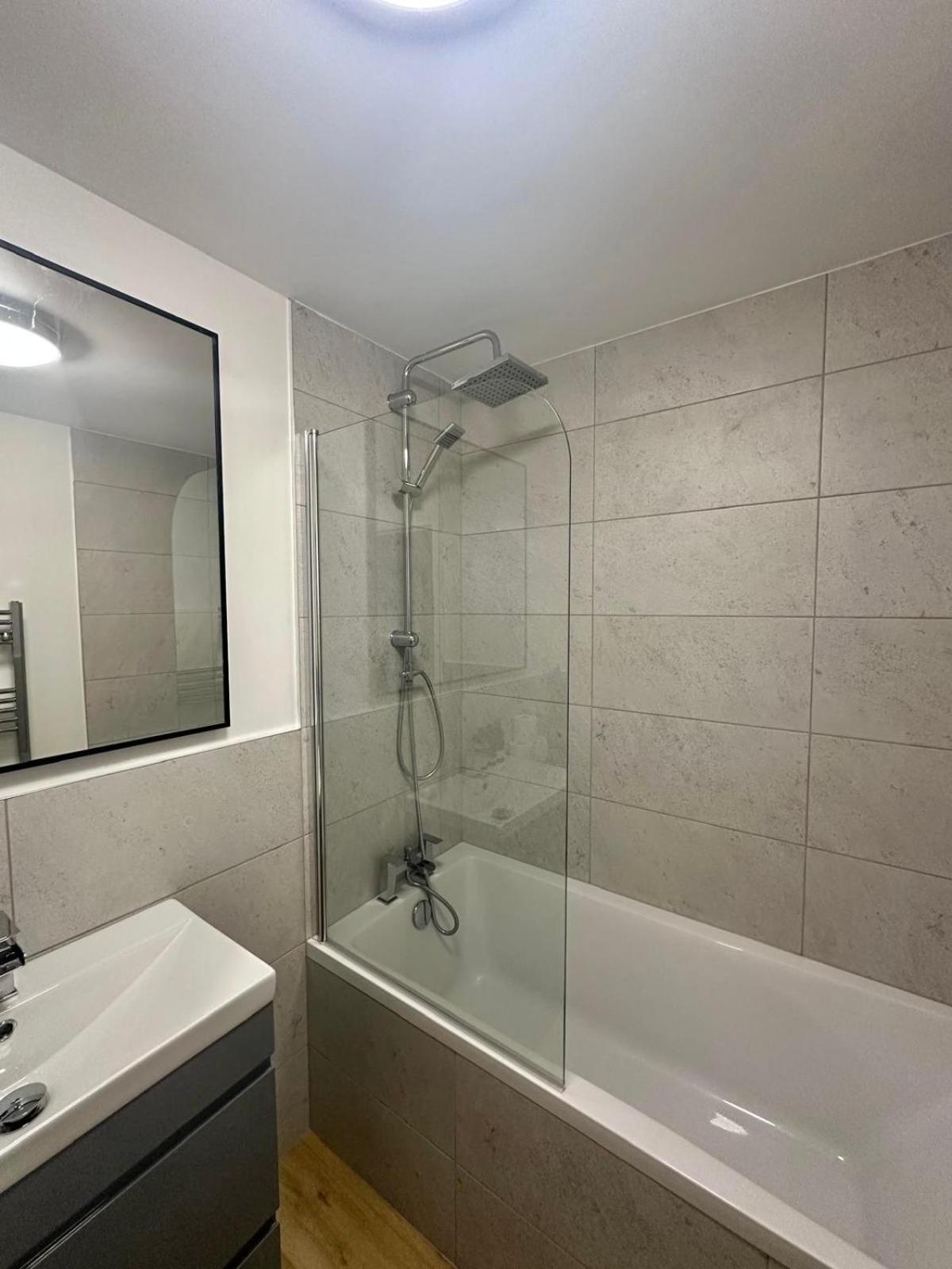Holyrood Central Apartment Edinburgh Ngoại thất bức ảnh